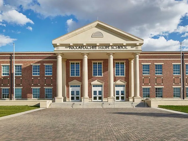 $525,000 | 2240 Emerald Drive, Waxahachie, TX 75167