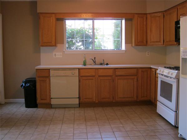 23 East Bluff Road, Unit 23 Ashland, MA 01721 - Photo 4 of 21 Gallery Image 4