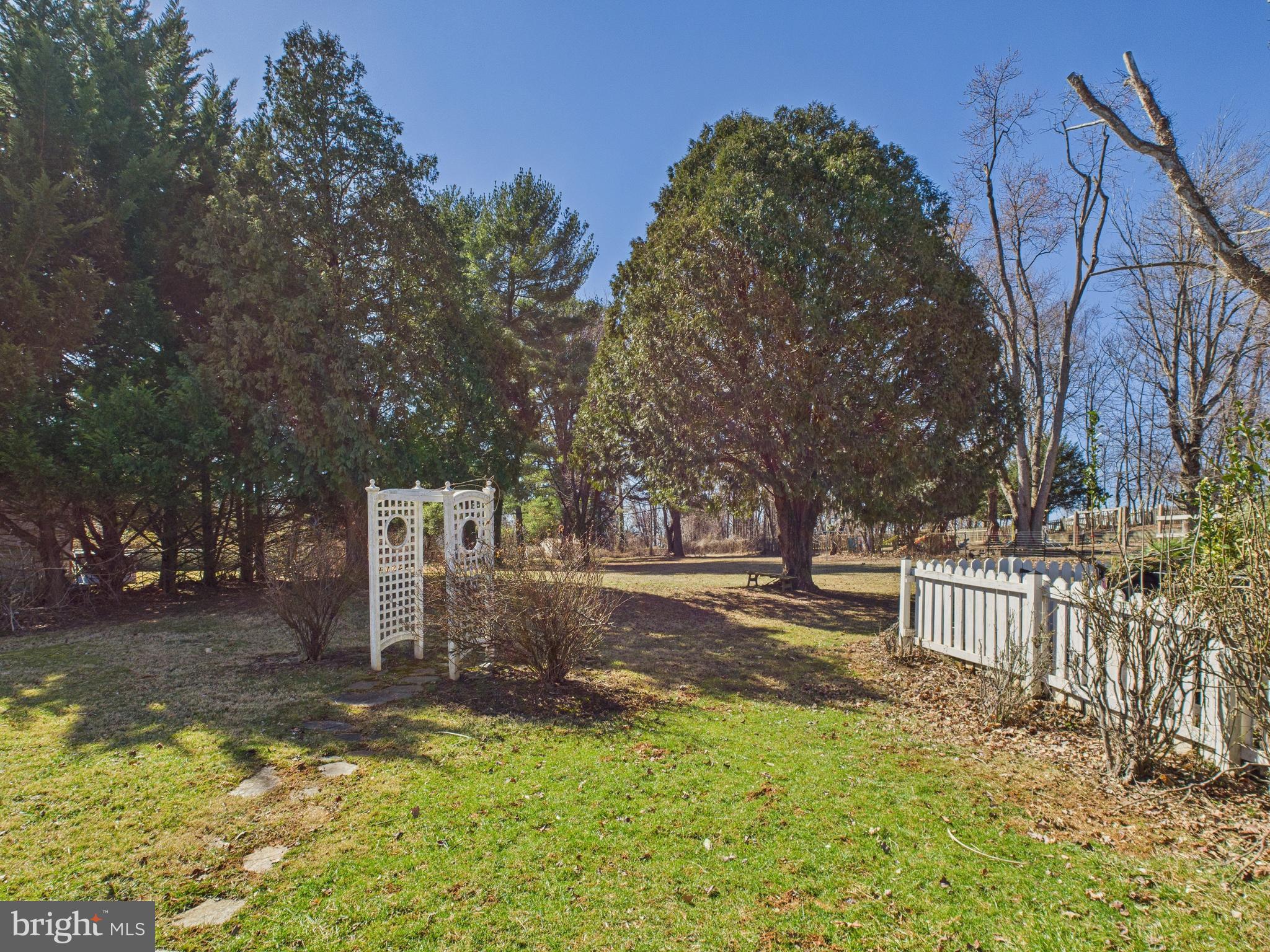 8005 Windsor Mill Road Baltimore, MD 21244 - Photo 33 of 39 a backyard of a house with lots of green space