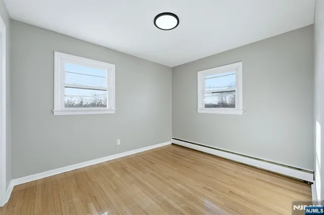 a view of empty room with window