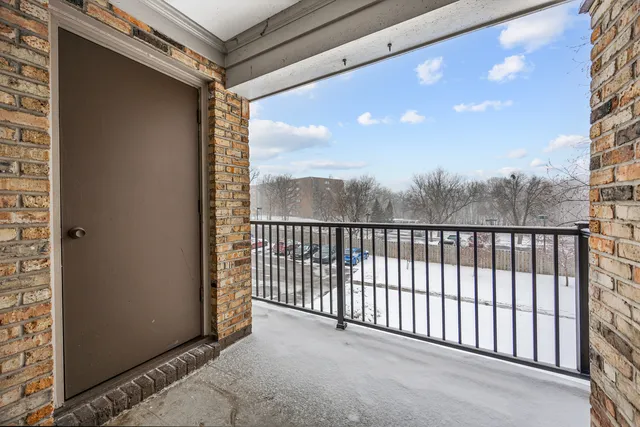 $167,000 | 1724 Fayette Walk, Unit J, Hoffman Estates, IL 60169
