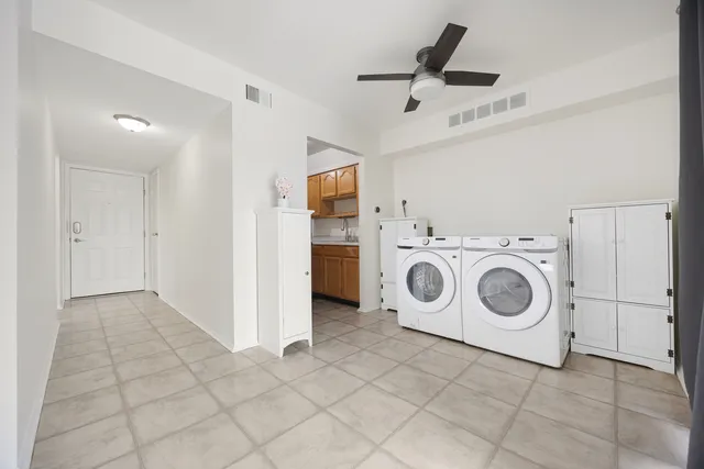 $167,000 | 1724 Fayette Walk, Unit J, Hoffman Estates, IL 60169