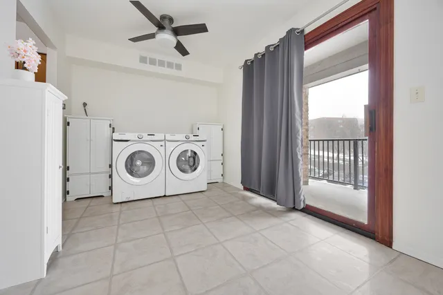 $167,000 | 1724 Fayette Walk, Unit J, Hoffman Estates, IL 60169