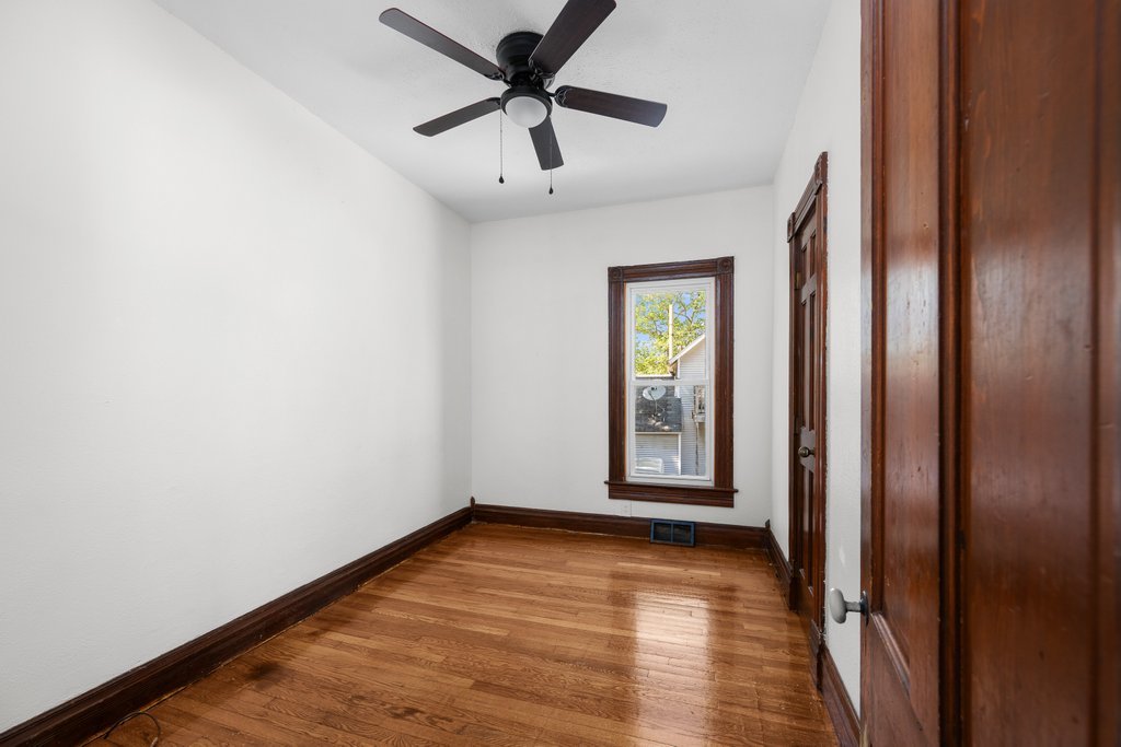 811 15th Street B Moline, IL 61265 - Photo 12 of 25