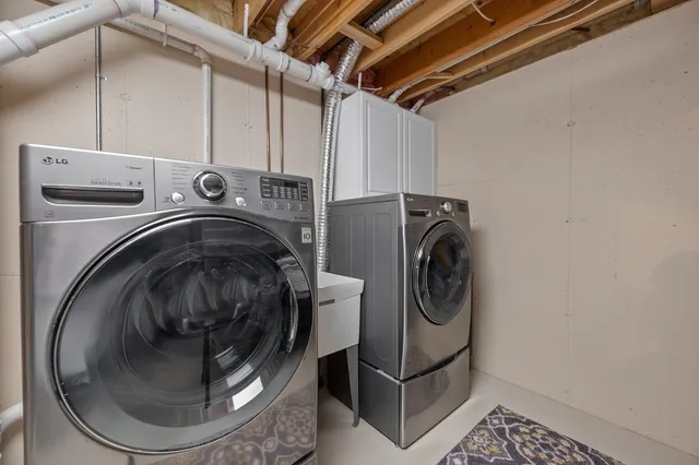 $600,000 | 1919 Waverly Circle, St. Charles, IL 60174