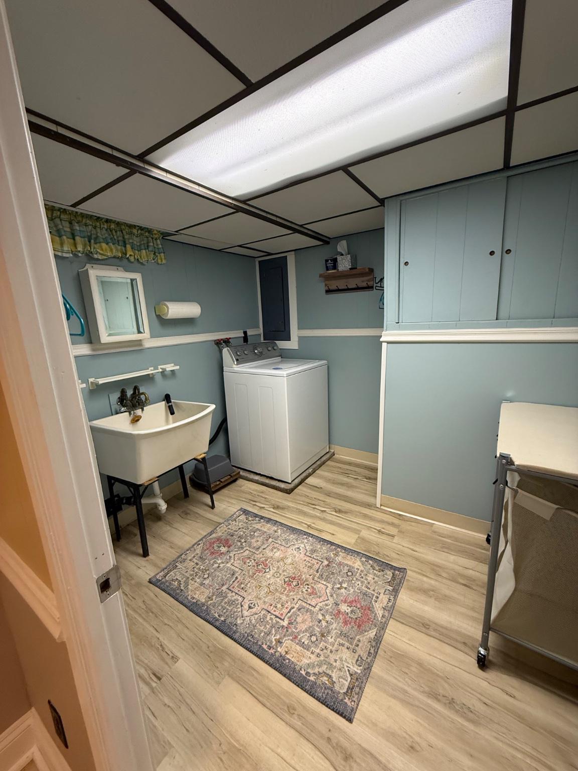 111 South Norwinden Drive Springfield, PA 19064 - Photo 12 of 13 Charming laundry space with washer and dryer