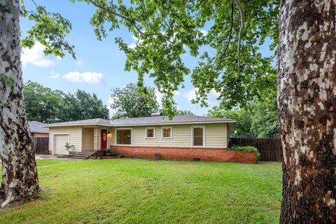 $265,000 | 421 South 1st Street, Krum, TX 76249