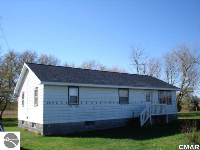 9977 West St Charles Road Sumner, MI 48889 - Photo 8 of 8 1767759-7.JPG