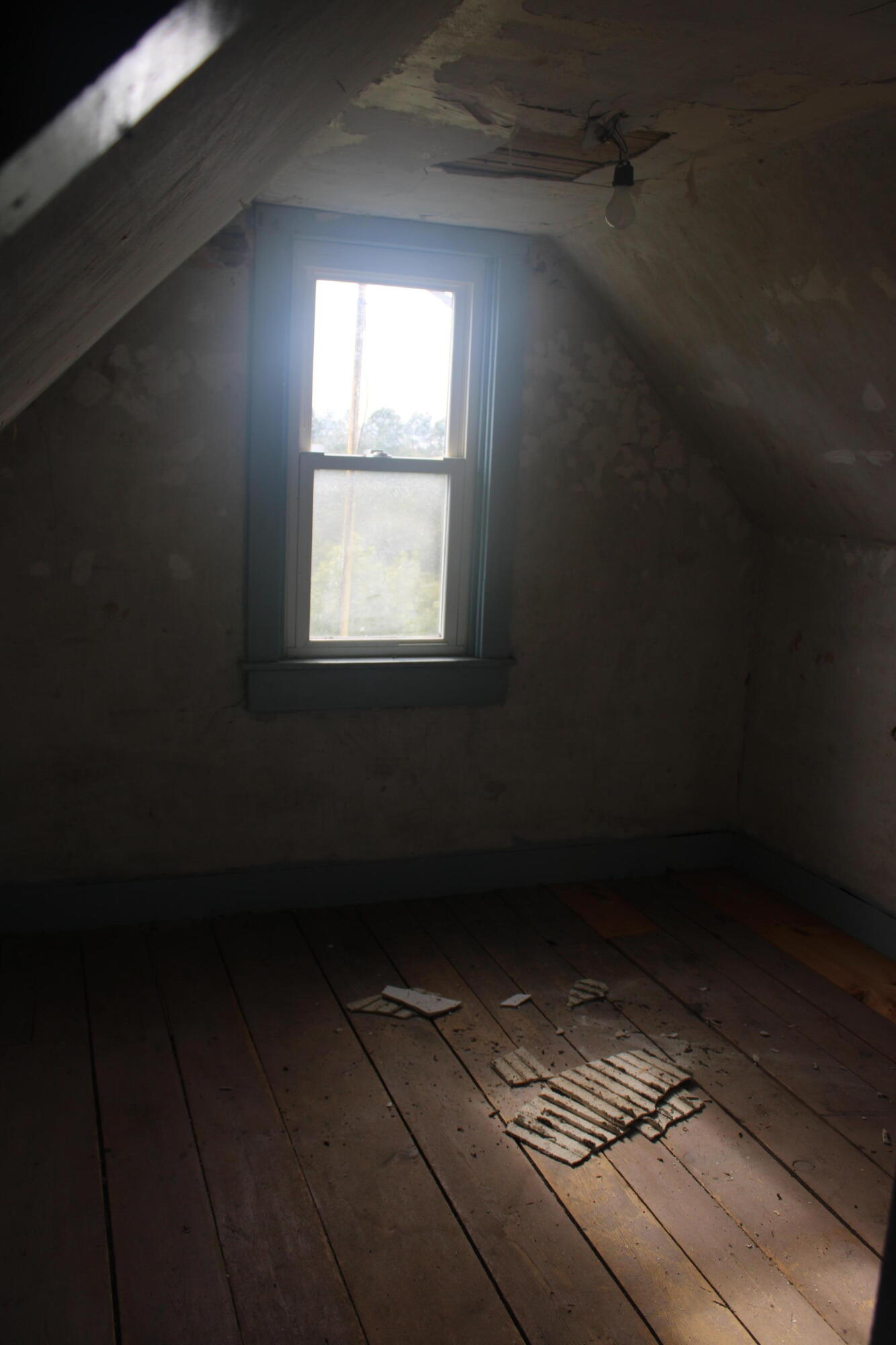 29 Davis Road Machias, ME 04654 - Photo 32 of 38 2nd Floor- Bedroom