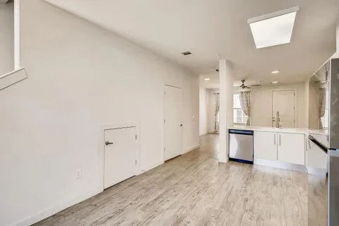 $1,900 | 7805 Cooper Lane, Unit 206, Austin, TX 78745