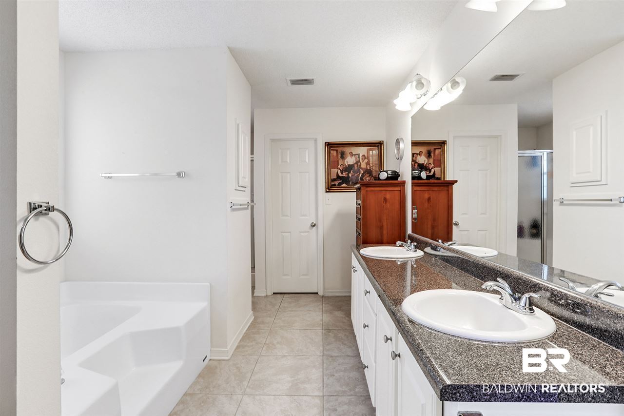 11928 Venice Boulevard Foley, AL 36535 - Photo 8 of 22