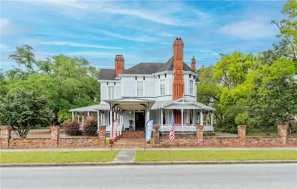 $1,700,000 | 622 East Main Street, Blackshear, GA 31516
