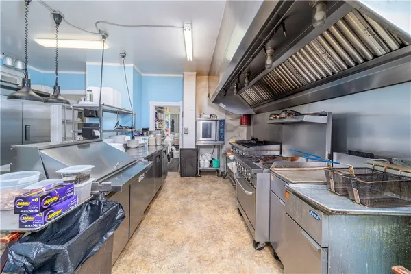 $1,700,000 | 622 East Main Street, Blackshear, GA 31516