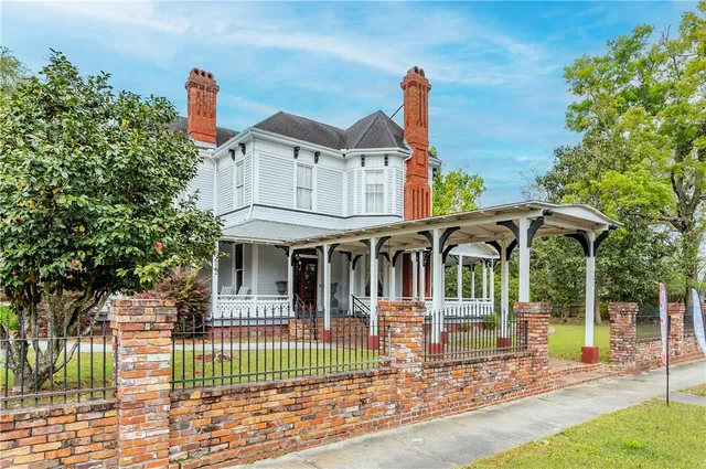 $1,700,000 | 622 East Main Street, Blackshear, GA 31516