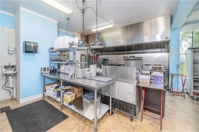 $1,700,000 | 622 East Main Street, Blackshear, GA 31516