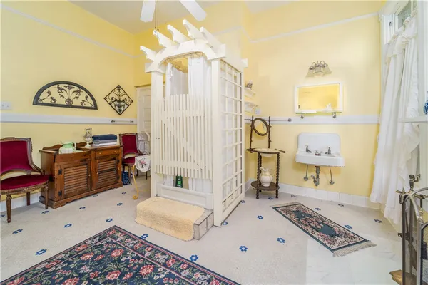 $1,700,000 | 622 East Main Street, Blackshear, GA 31516