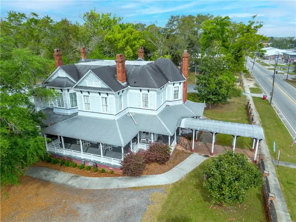$1,700,000 | 622 East Main Street, Blackshear, GA 31516