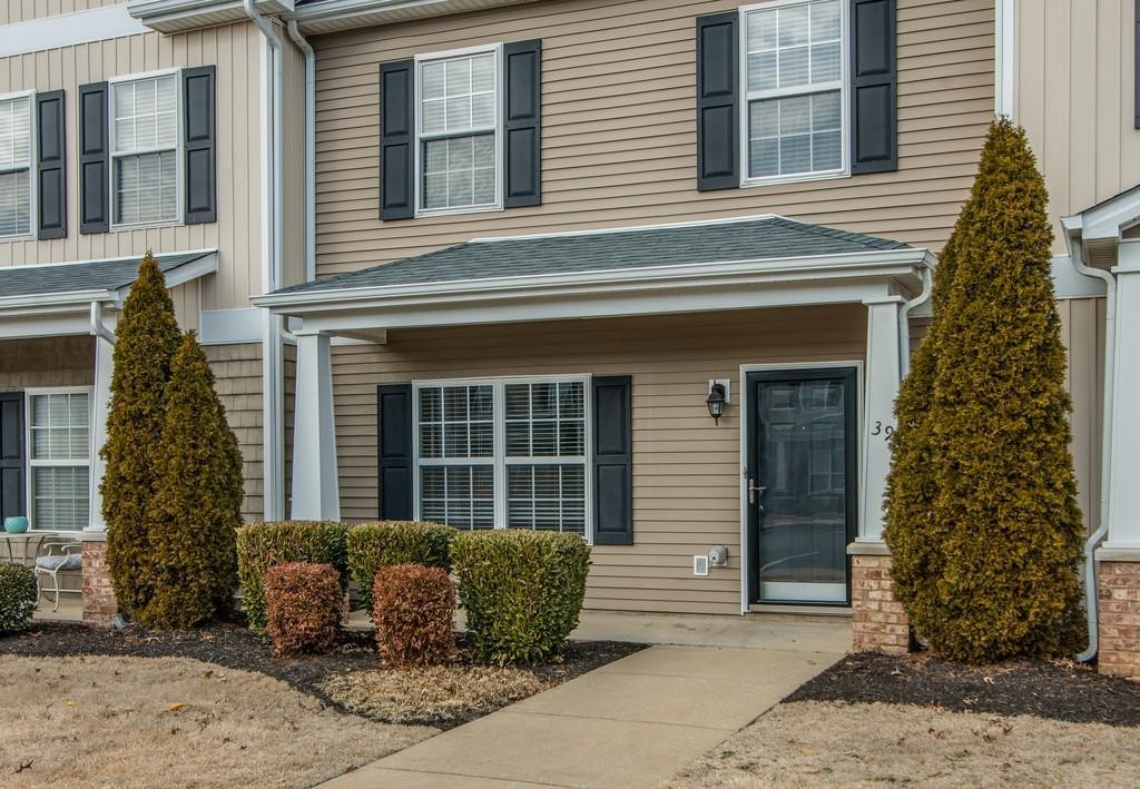 284 Meigs Drive, Unit E39 Murfreesboro, TN 37128 - Photo 15 of 15 a front view of a house