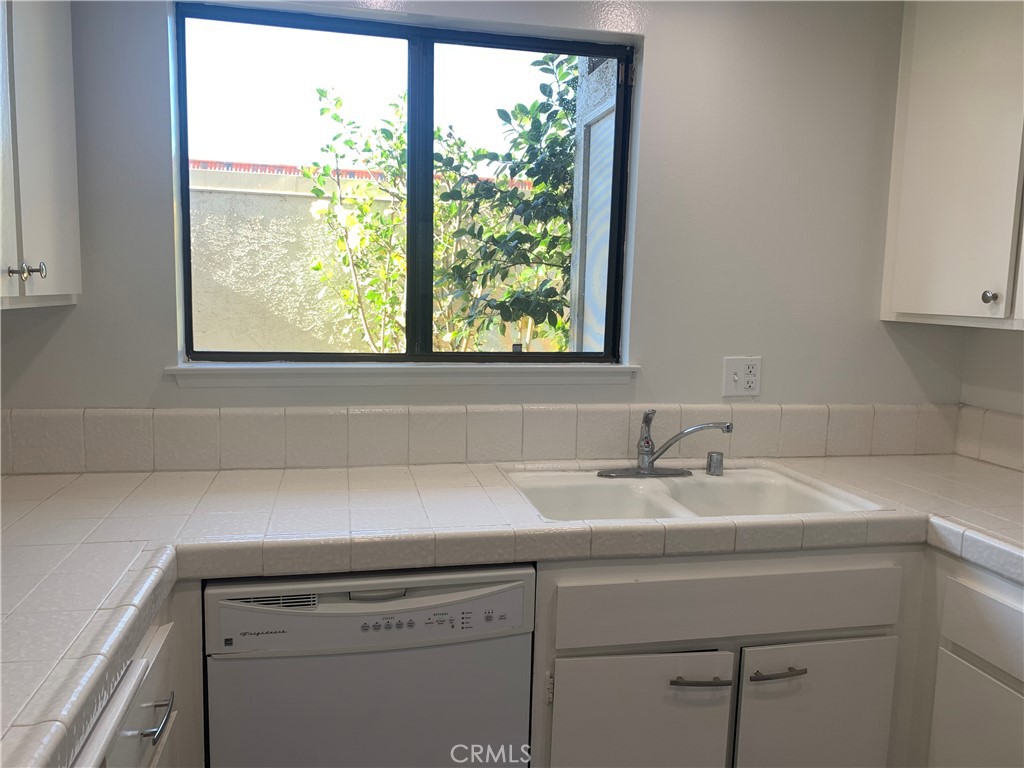 28000 Ridgebluff Court Rancho Palos Verdes, CA 90275 - Photo 28 of 33 a view with a sink and a window
