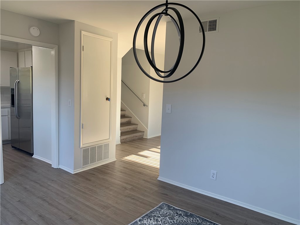 28000 Ridgebluff Court Rancho Palos Verdes, CA 90275 - Photo 7 of 33 a view of a hallway with wooden floor