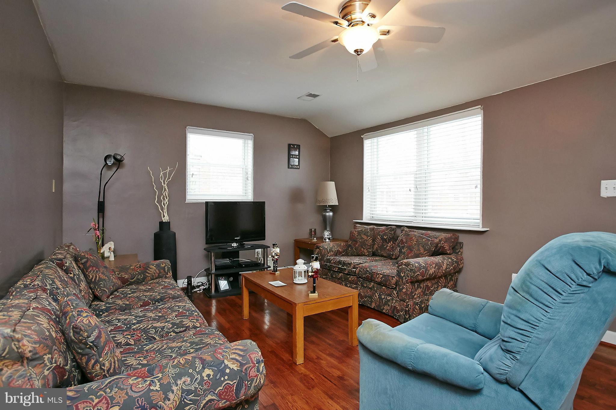 2929 Weisman Road Silver Spring, MD 20902 - Photo 6 of 22 Living Room