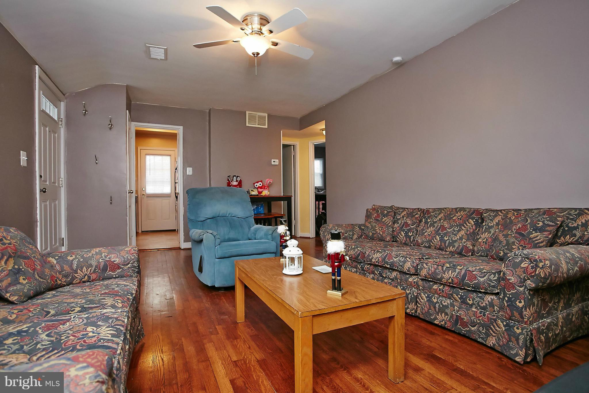 2929 Weisman Road Silver Spring, MD 20902 - Photo 7 of 22 Living Room