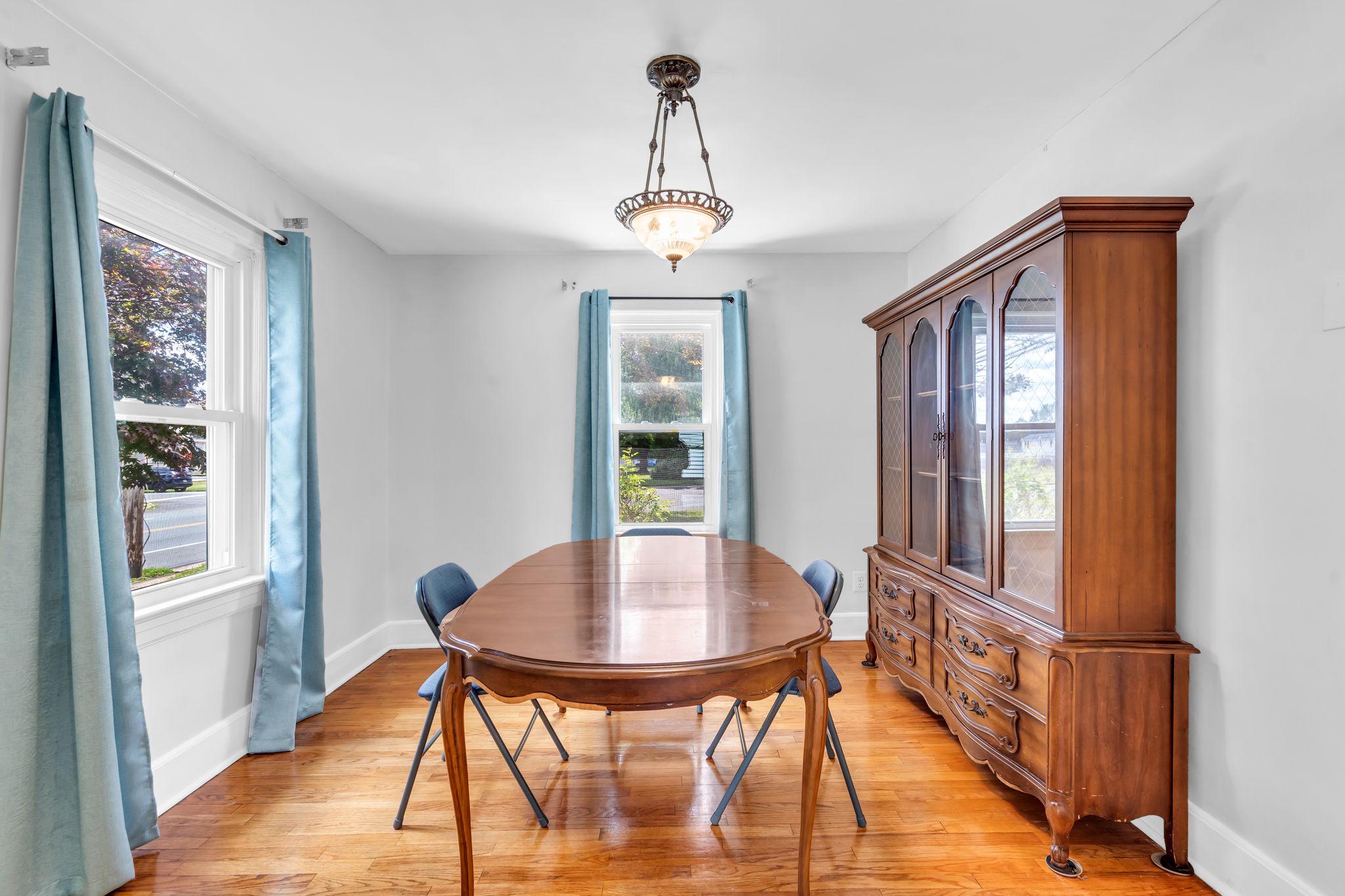 826 Whitehorse Mercerville Road Hamilton, NJ 08610 - Photo 5 of 31 Dining Room