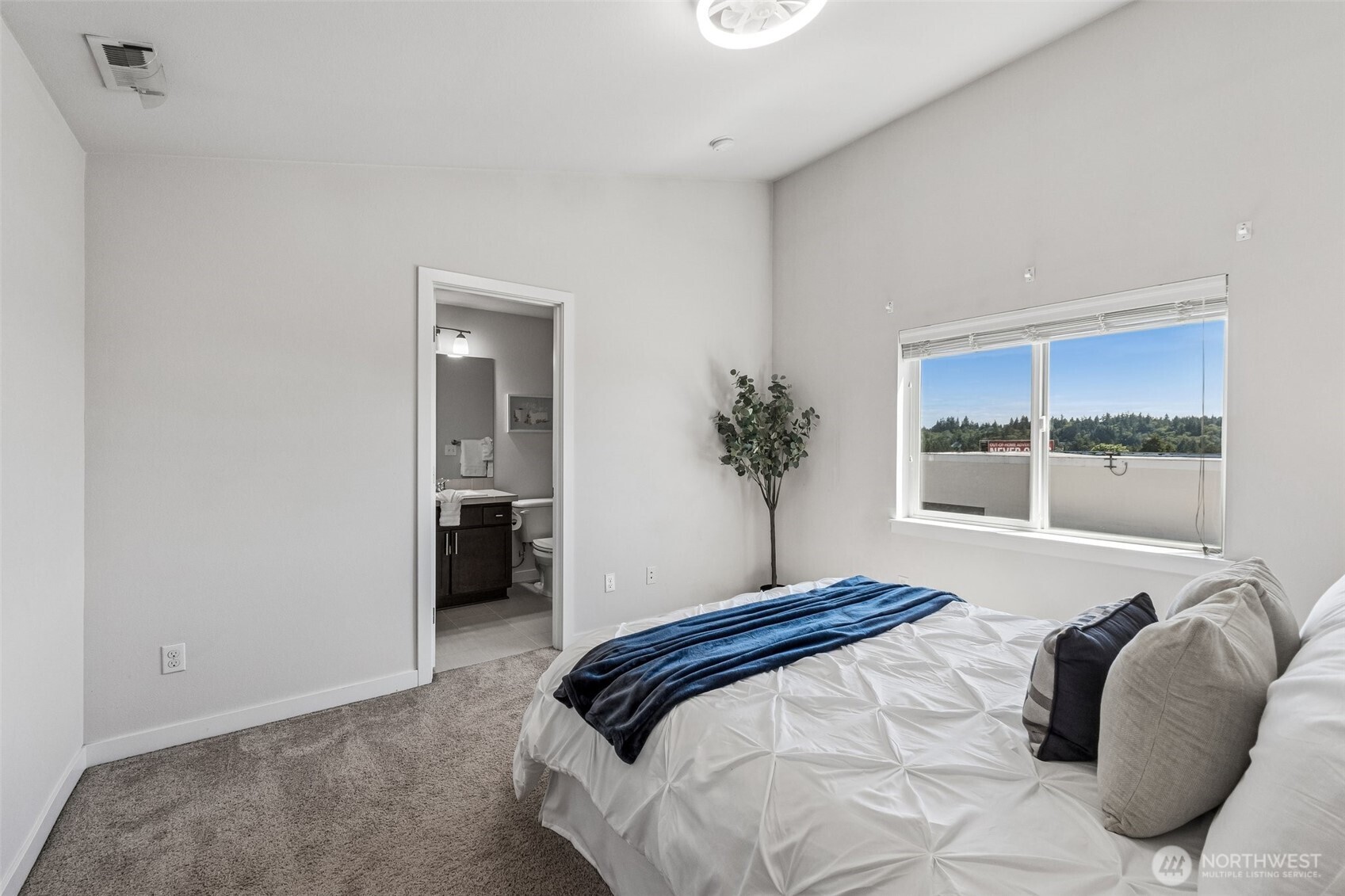 22923 79th Lane West, Unit B Edmonds, WA 98026 - Photo 18 of 27