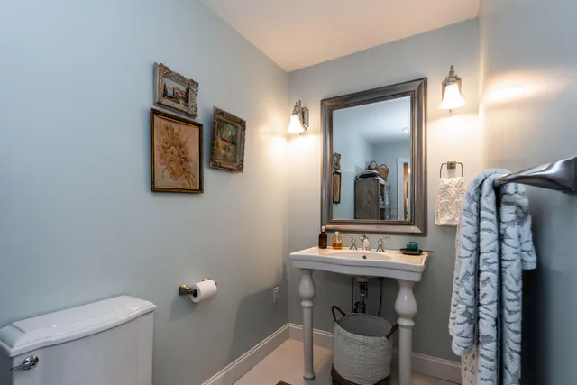 $1,270,000 | 20 Babbidge Road, Falmouth, ME 04105