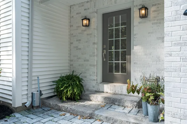 $1,270,000 | 20 Babbidge Road, Falmouth, ME 04105