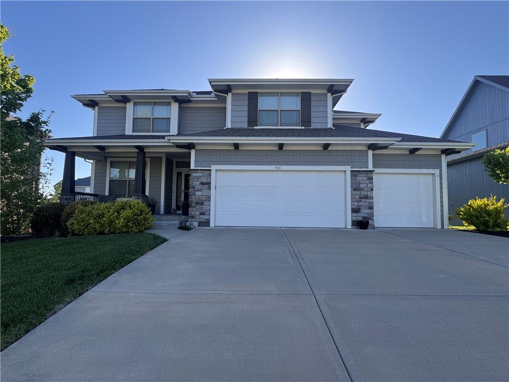 928 North Stonecrest Road Olathe, KS 66061 - Photo 2 of 2