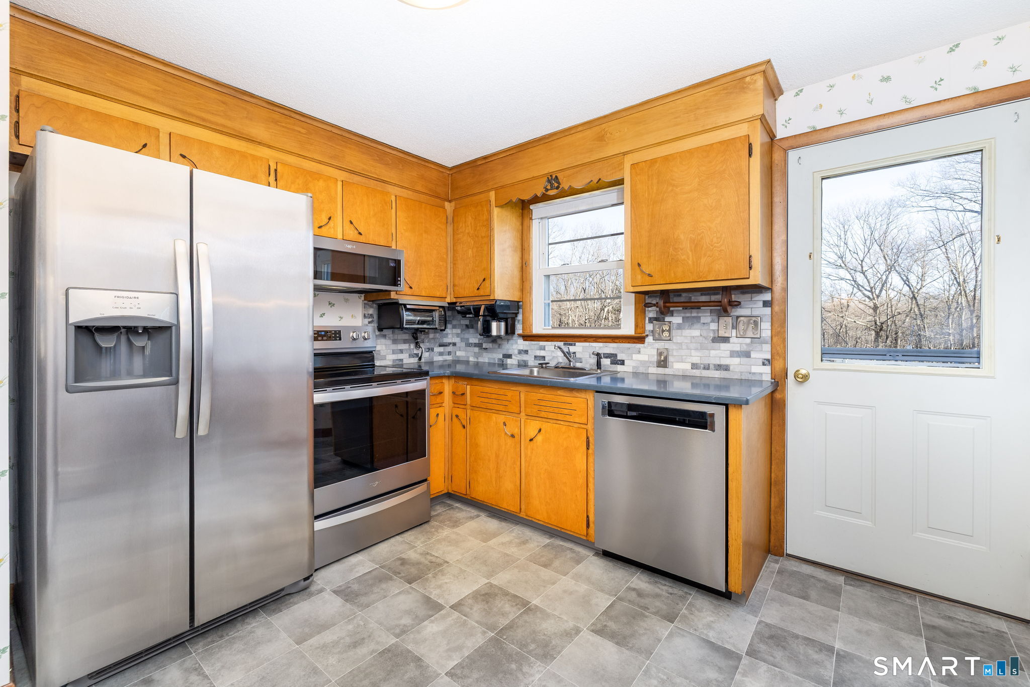 400 West Street Bolton, CT 06043 - Photo 13 of 39