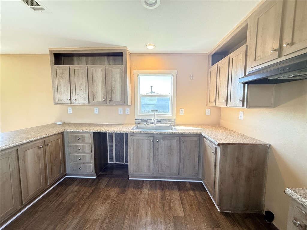 1010 Redmond Street Corpus Christi, TX 78418 - Photo 5 of 9