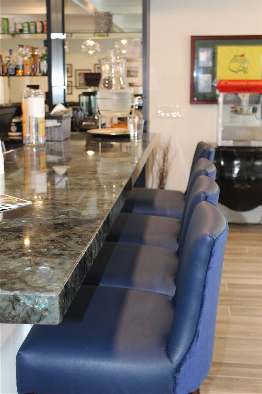 20050-107 Oak Road East, Unit 107 Gulf Shores, AL 36542 - Photo 25 of 49 Clubroom Bar Seating