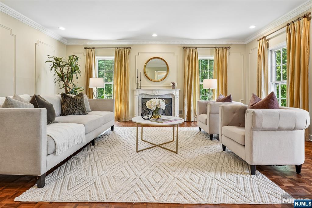 7 Gordon Road Essex Fells, NJ 07021 - Photo 4 of 39 Gallery Image 4