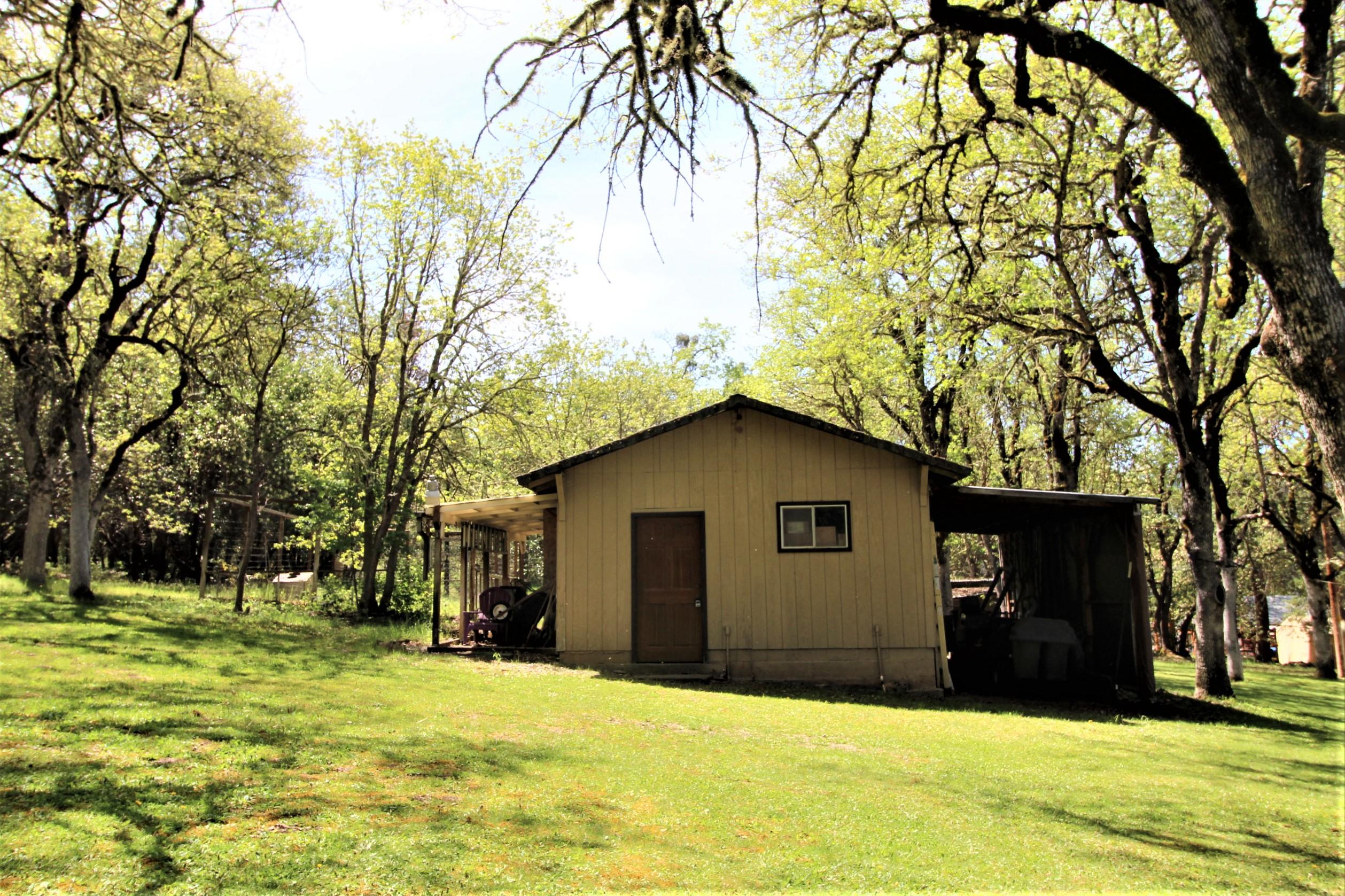 1333 Upper Applegate Road Jacksonville, OR 97530 - Photo 30 of 38 1333 detached garage 2