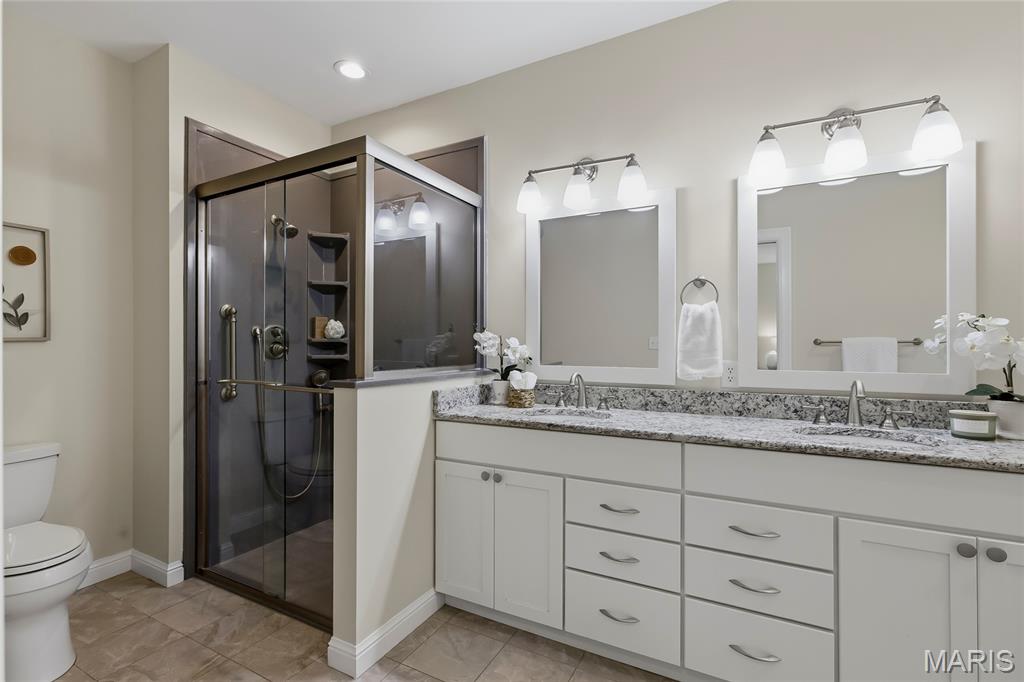 1600 Baxter Forest Ridge Court Chesterfield, MO 63005 - Photo 12 of 38
