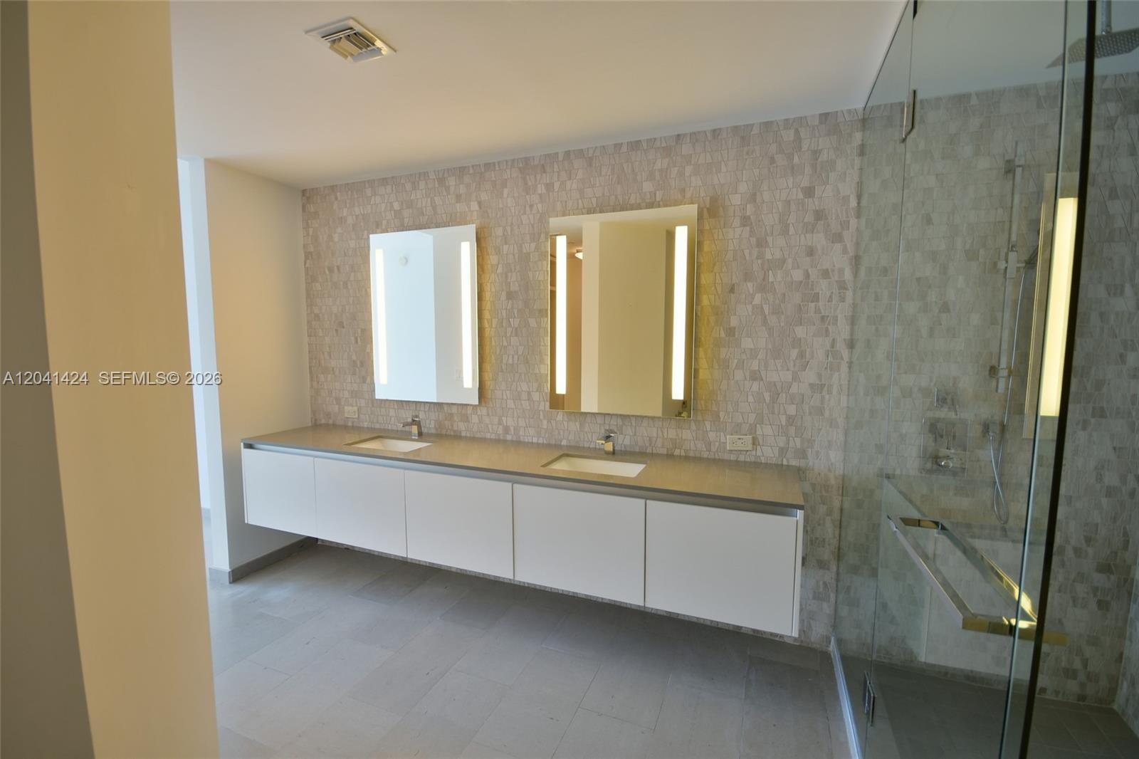 88 Southwest 7th Street, Unit 3309 Miami, FL 33130 - Photo 17 of 50