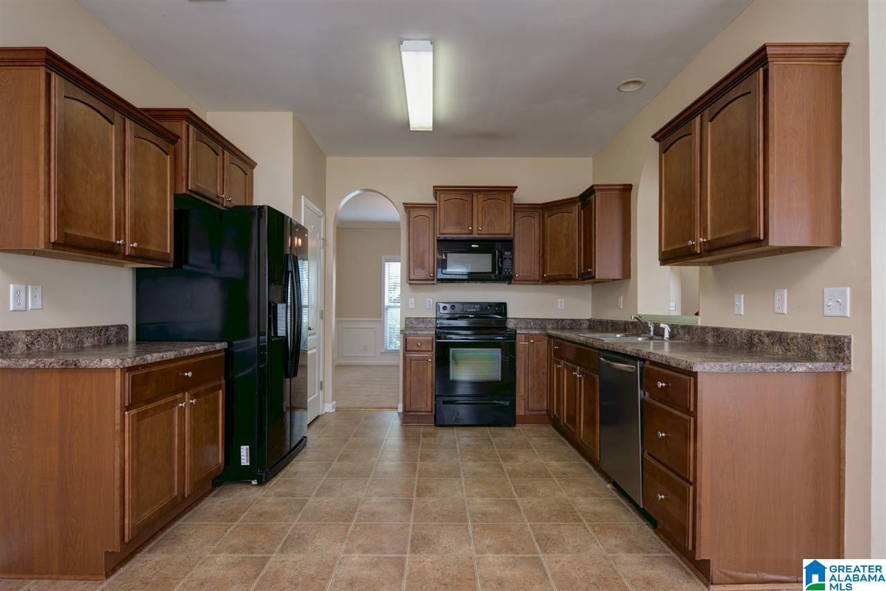 969 Valley Circle Leeds, AL 35094 - Photo 6 of 31