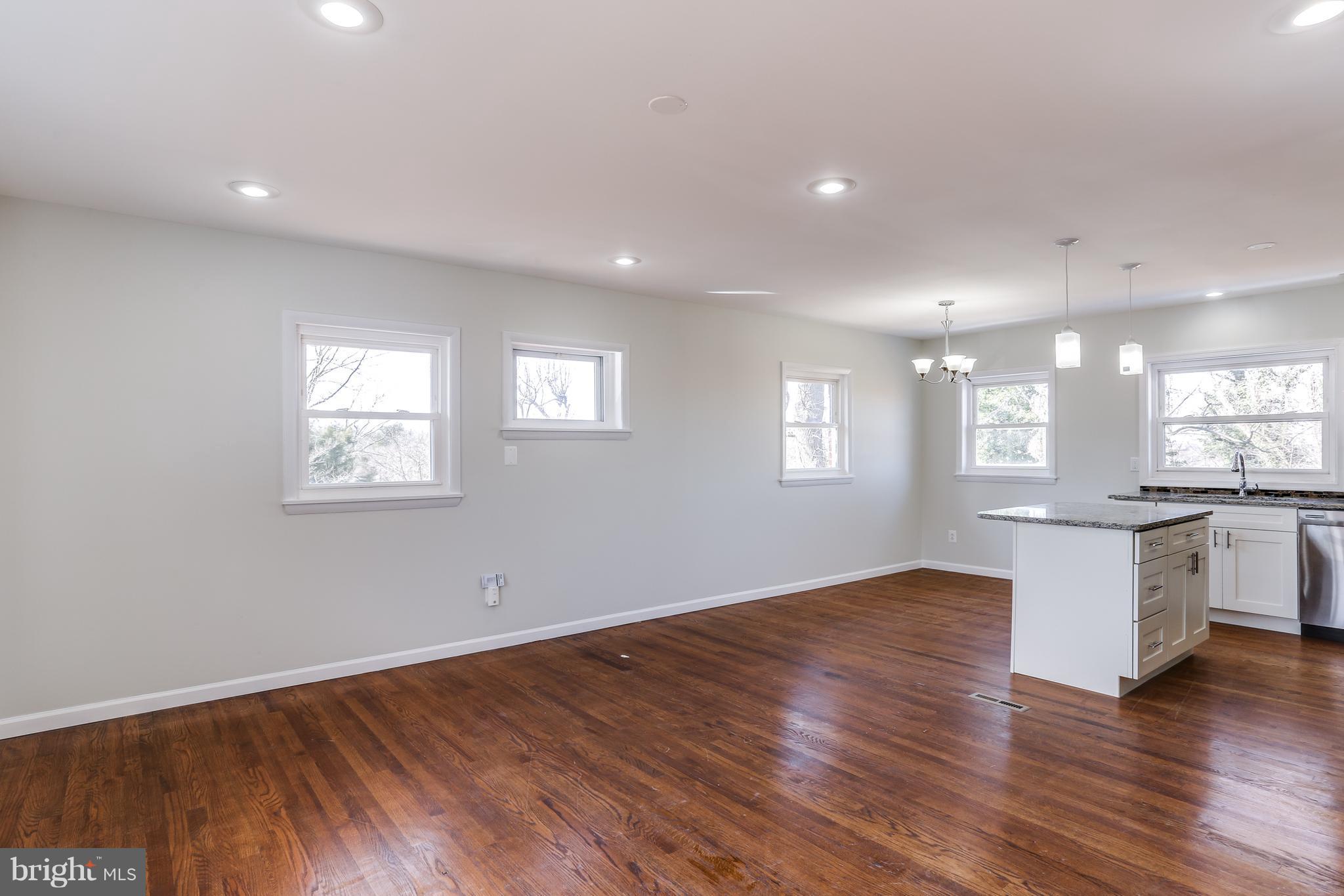 700 Brooke Road Capitol Heights, MD 20743 - Photo 19 of 21 Living Room