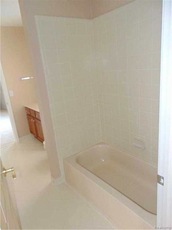 5835 Stonehaven Boulevard Rochester, MI 48306 - Photo 23 of 31