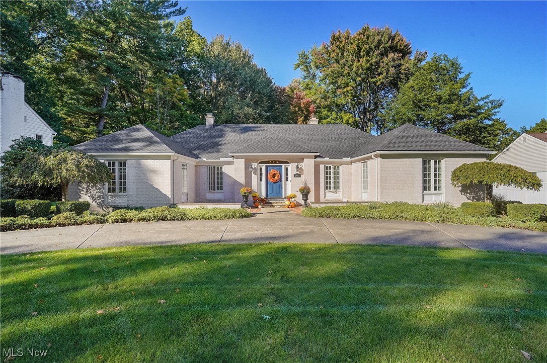 2441 Stockbridge Road Akron, OH 44313 - Photo 1 of 43 Welcome to 2441 Stockbridge Rd. in Fairlawn Hts!