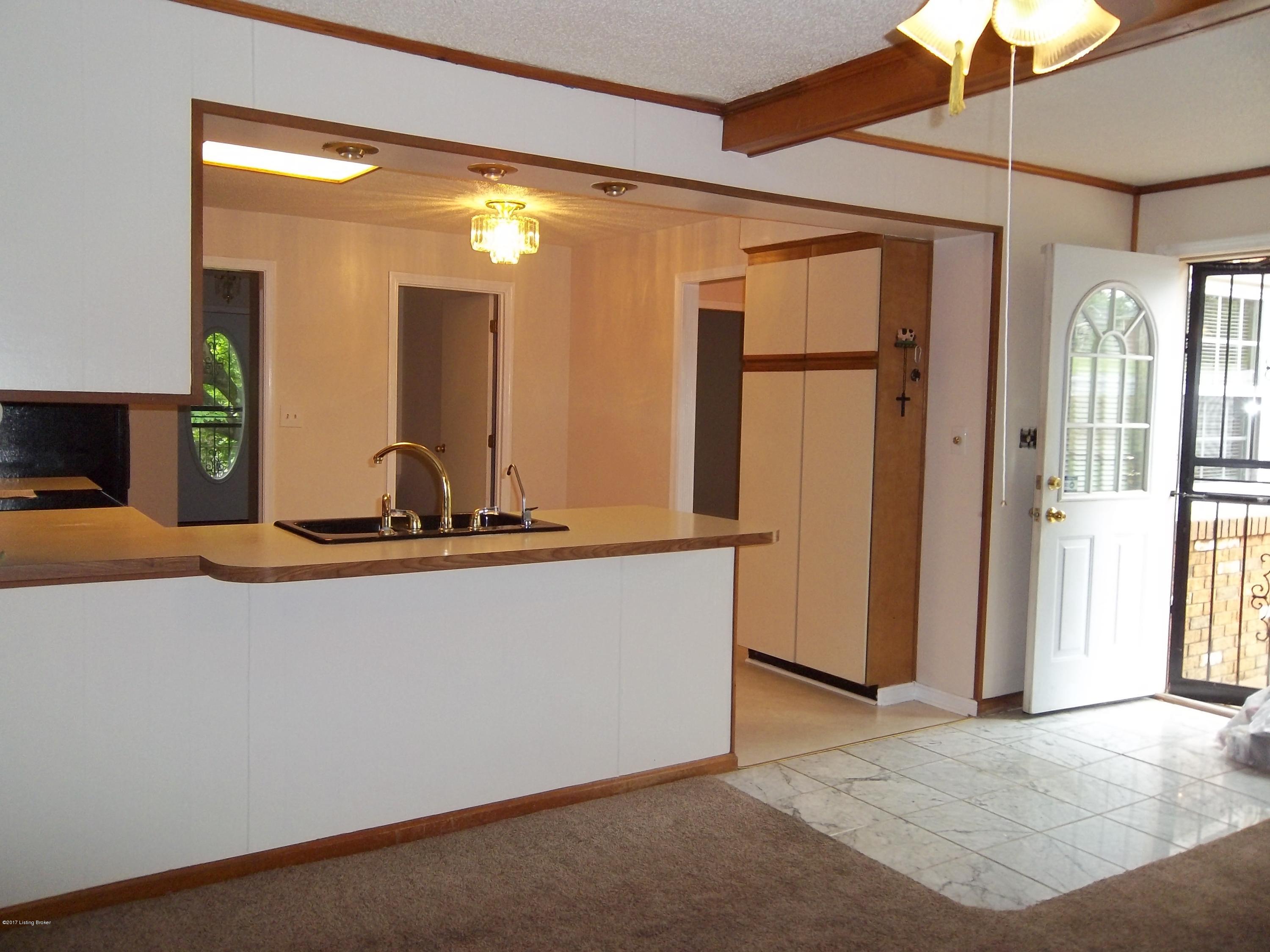 8901 Collingwood Road Louisville, KY 40299 - Photo 7 of 18 100_1369