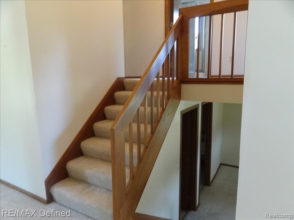 3240 Bathurst Avenue Rochester, MI 48309 - Photo 23 of 25 Bathurst 024
