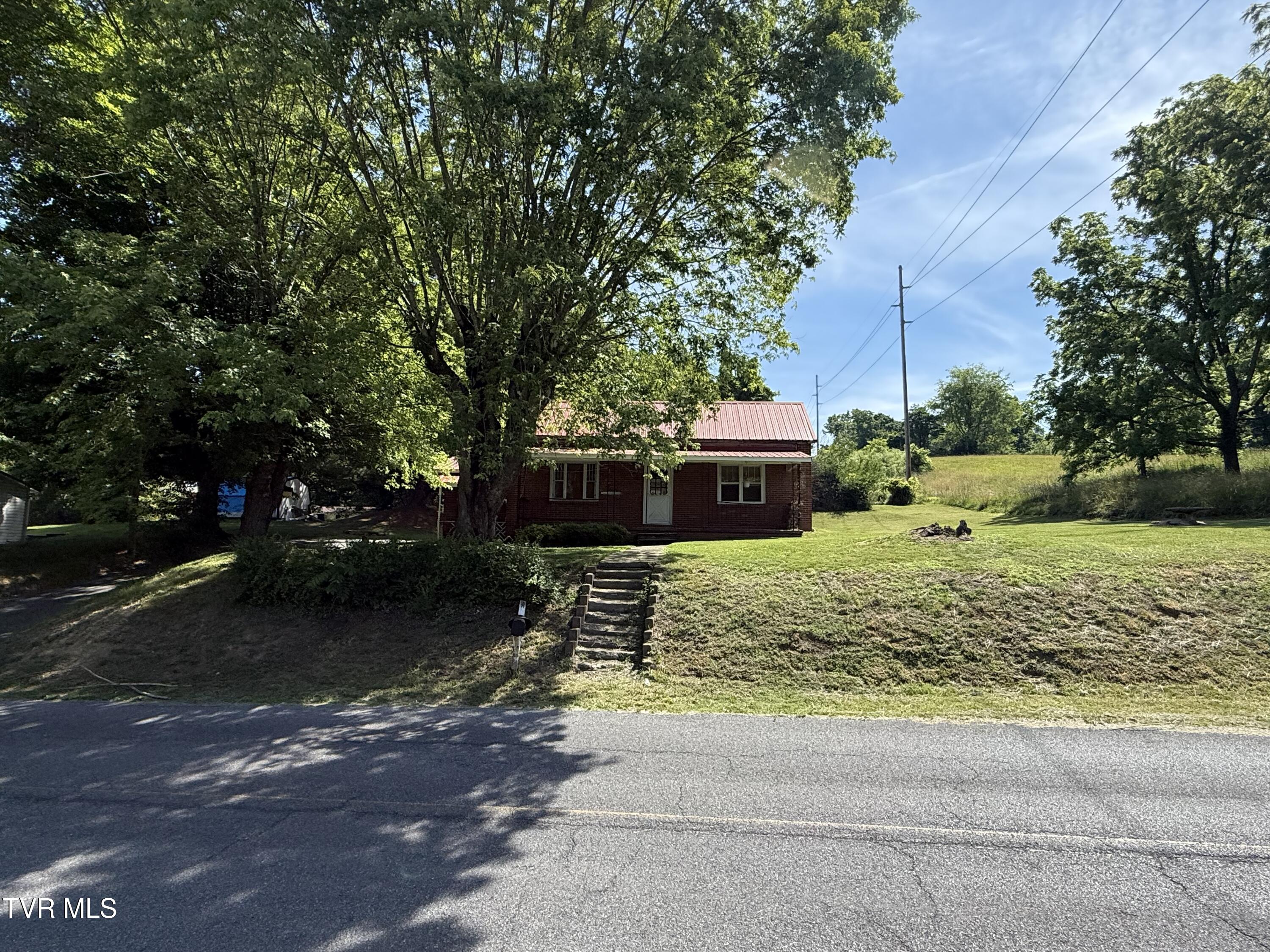 401 Spring Street Jonesborough, TN 37659 - Photo 5 of 31 IMG_0207