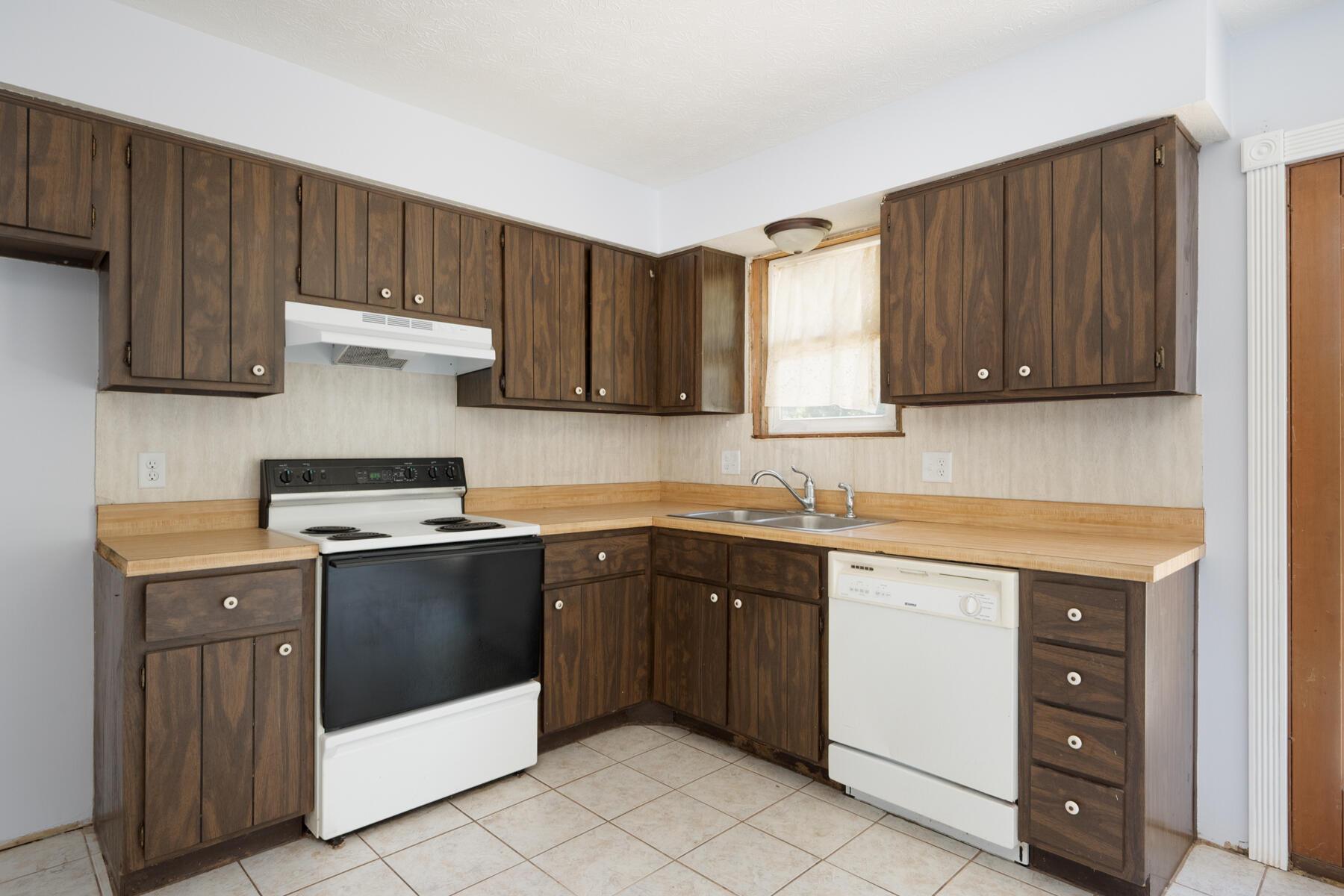 136 East Branch Road Delaware, OH 43015 - Photo 22 of 36 Kitchen