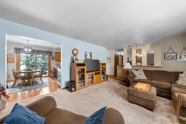 $329,900 | 500 West Deer Pass Road, Saukville, WI 53080