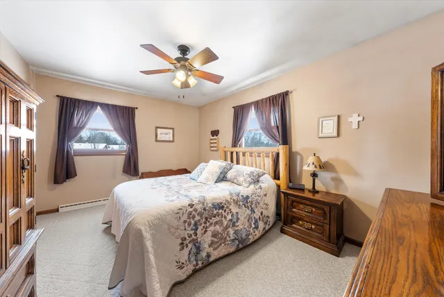 $329,900 | 500 West Deer Pass Road, Saukville, WI 53080