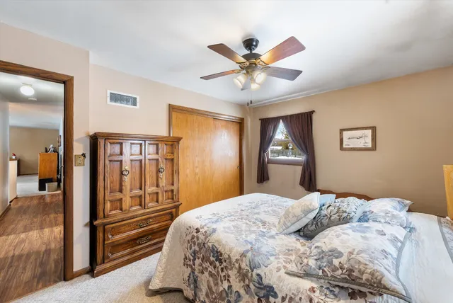 $329,900 | 500 West Deer Pass Road, Saukville, WI 53080