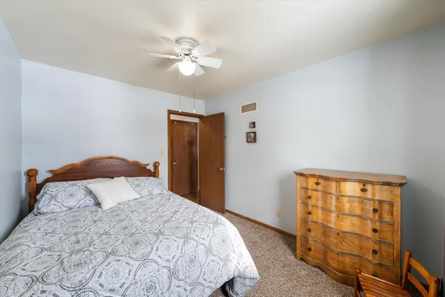 $329,900 | 500 West Deer Pass Road, Saukville, WI 53080